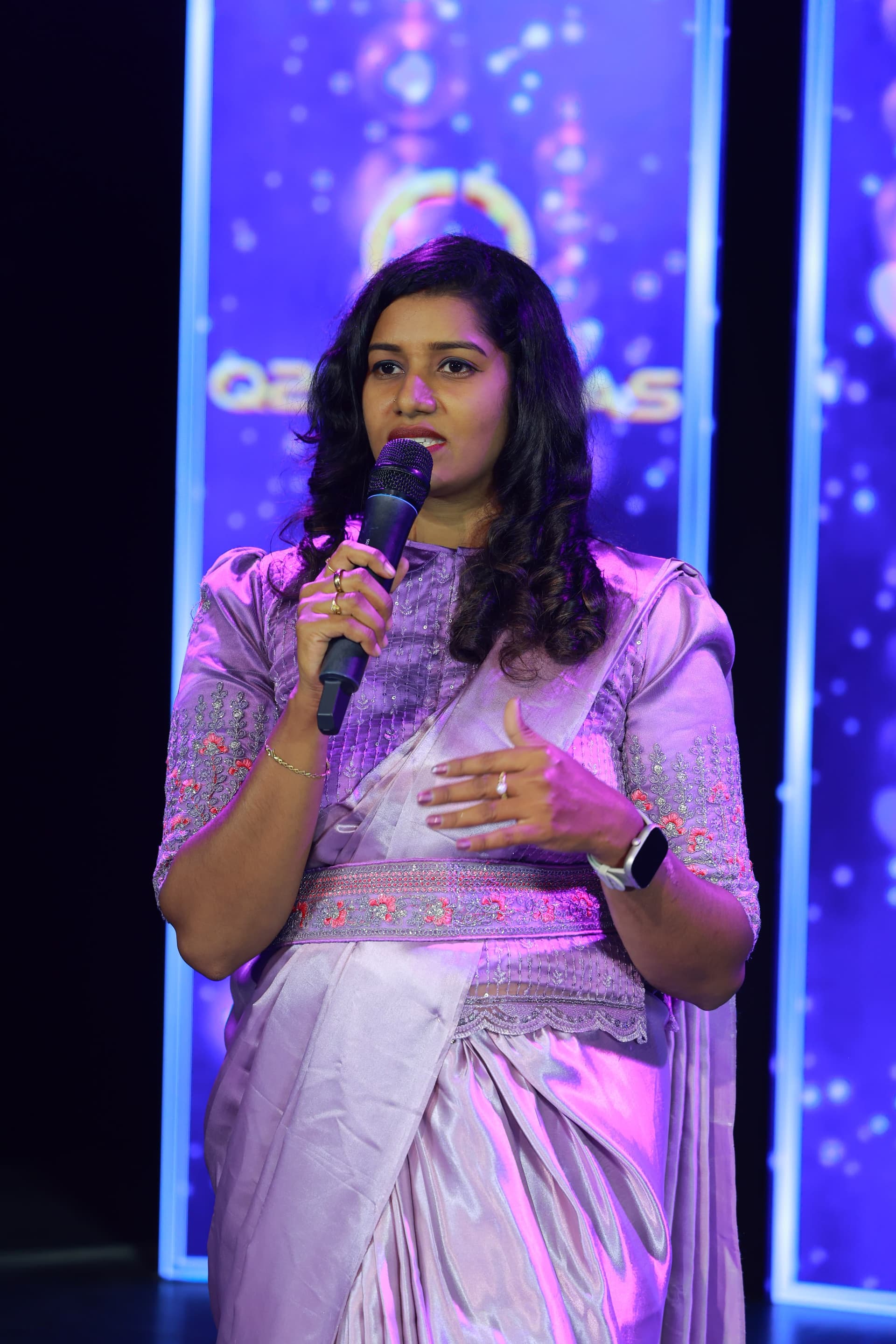 MRS. NANDHINII PARTHIBAN, founder and lead artist of SHASMI'S & CO